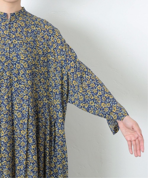 JOURNAL STANDARD LUXE（ジャーナルスタンダード　ラックス）の「フラワーPt ampleプルワンピース（NV）◆（ワンピース・レディース・ネイビー・FREE）」の4枚目の写真