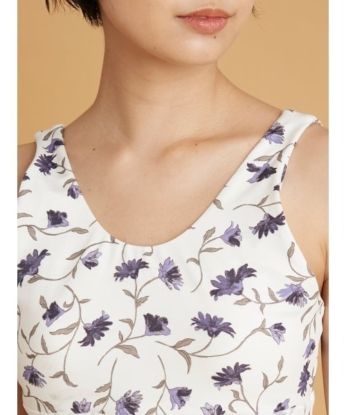 emmi（エミ）の「【emmi yoga】ayaコラボ　FLOEWRブラトップ（チューブトップ・レディース・ネイビー/オフホワイト・1/0）」の6枚目の写真