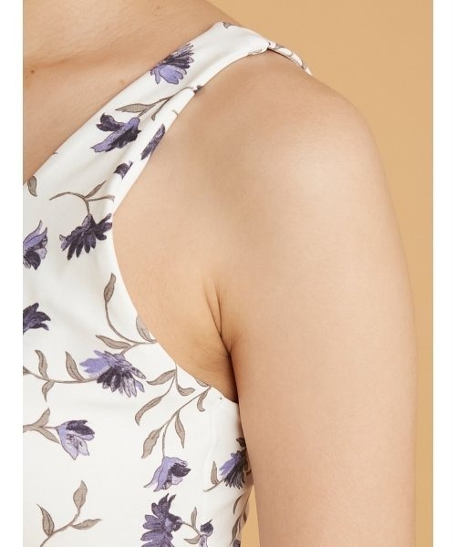 emmi（エミ）の「【emmi yoga】ayaコラボ　FLOEWRブラトップ（チューブトップ・レディース・ネイビー/オフホワイト・1/0）」の7枚目の写真