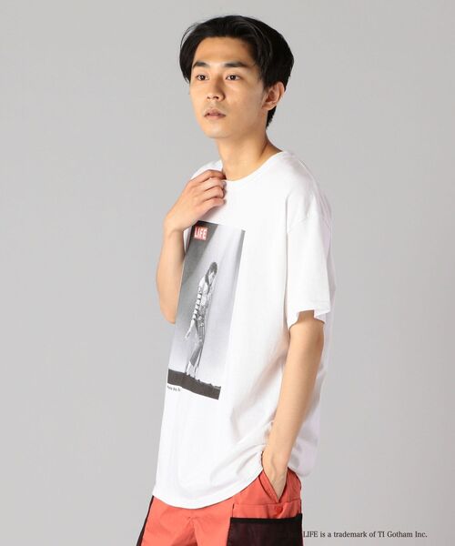 SHIPS（シップス）の「SHIPS: LIFE MAGAZINE フォトプリント Tシャツ（Tシャツ/カットソー・メンズ・ブラック/ホワイト/オフホワイト/ホワイト系・LARGE/MEDIUM/X-LARGE/SMALL）」の15枚目の写真