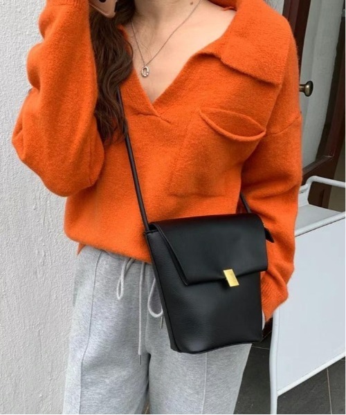 Loco Ocean（ロコオーシャン）の「フェイクレザー ミニフラップショルダーバッグ（ショルダーバッグ・レディース・グレイッシュベージュ/ホワイト/ブラック/ベージュ/ブルー/キャメル・ONE SIZE）」の3枚目の写真