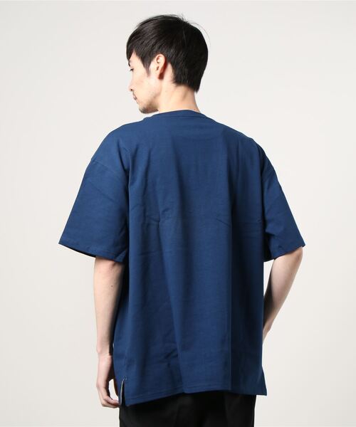 schott(ショット)の「Schott(ショット) OVERSIZE T-SHIRT BASIC LOGO(Tシャツ/カットソー・メンズ・ホワイト/ブラック/ブルー・LARGE/X-LARGE/MEDIUM)」の5枚目の写真