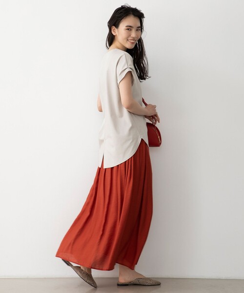 J.PRESS(ジェイプレス)の「【UVケア・消臭効果・接触冷感】コンパクトコットンスムース ラウンドヘム カットソー(Tシャツ/カットソー・レディース・ホワイト系1/ブラック系/ダークブラウン系/ベージュ系/ネイビー系/ホワイト系・T15/T13)」の11枚目の写真