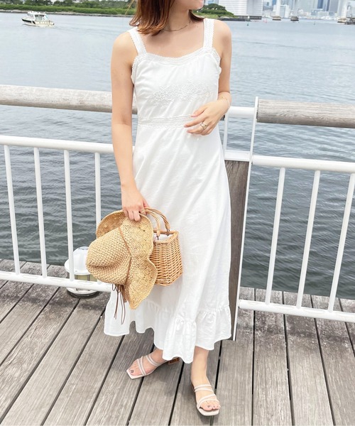 apres jour clair(アプレジュールクレア)の「【apres jour clair】刺繍キャミワンピース【ZOZOTOWN限定アイテム】(ワンピース・レディース・オフホワイト/ライトベージュ・X-LARGE/フリー)」の3枚目の写真