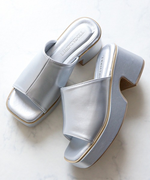 LibertyDoll(リバティードール)の「Liberty doll / センターシームバルキーソール スクエア厚底サンダル スライドサンダル(4129)(サンダル・レディース・ブラック/アイボリー/グレイッシュベージュ/ホワイト/ダークブラウン/ブラック系その他/ホワイト系その他/ブラック系その他2/ダークブラウン系/ホワイト系その他2/ブラック系その他3/シルバー系その他2/シルバー系その他/シルバー・LL/M/L/S)」の12枚目の写真