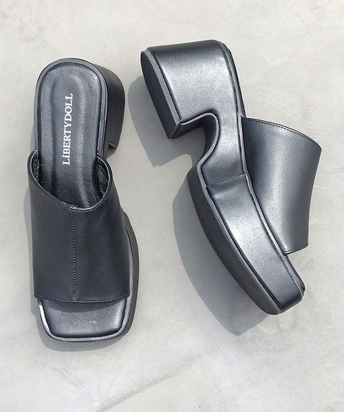 LibertyDoll(リバティードール)の「Liberty doll / センターシームバルキーソール スクエア厚底サンダル スライドサンダル(4129)(サンダル・レディース・ブラック/アイボリー/グレイッシュベージュ/ホワイト/ダークブラウン/ブラック系その他/ホワイト系その他/ブラック系その他2/ダークブラウン系/ホワイト系その他2/ブラック系その他3/シルバー系その他2/シルバー系その他/シルバー・LL/M/L/S)」の21枚目の写真