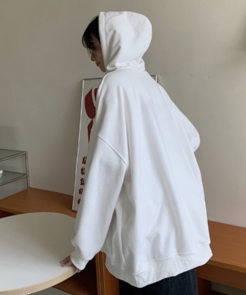 SETUP7(セットアップセブン)の「たっぷりボリュームで華奢見え。【SETUP7】スーパービッグスウェットパーカー KNF ※(パーカー・レディース・レッド/ブラック/ホワイト/オレンジ/ブルー・FREE)」の14枚目の写真