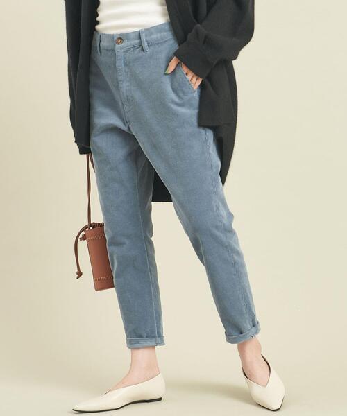 BEAUTY&YOUTH UNITED ARROWS(ビューティーアンドユースユナイテッドアローズ)の「【WEB限定】by ※11Wコーデュロイテーパードパンツ -ウォッシャブル- ∴(その他パンツ・レディース・オフホワイト/ダークグレー/ケリー/ライトブルー/ライラック・S/M/L)」の4枚目の写真