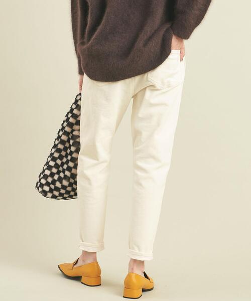 BEAUTY&YOUTH UNITED ARROWS(ビューティーアンドユースユナイテッドアローズ)の「【WEB限定】by ※11Wコーデュロイテーパードパンツ -ウォッシャブル- ∴(その他パンツ・レディース・オフホワイト/ダークグレー/ケリー/ライトブルー/ライラック・S/M/L)」の8枚目の写真