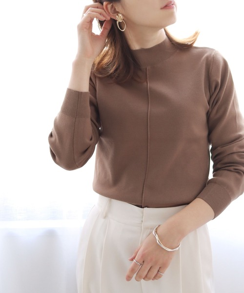 HER CLOSET(ハークローゼット)の「【shemoshelly】フロントピンタックロングスリーブニット(ニット/セーター・レディース・ブラック/ダークグリーン/ブラウン/ブルー/アイボリー/グレイッシュベージュ・M)」の4枚目の写真