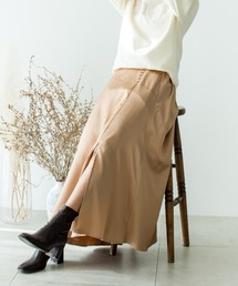 サテンロングスカート