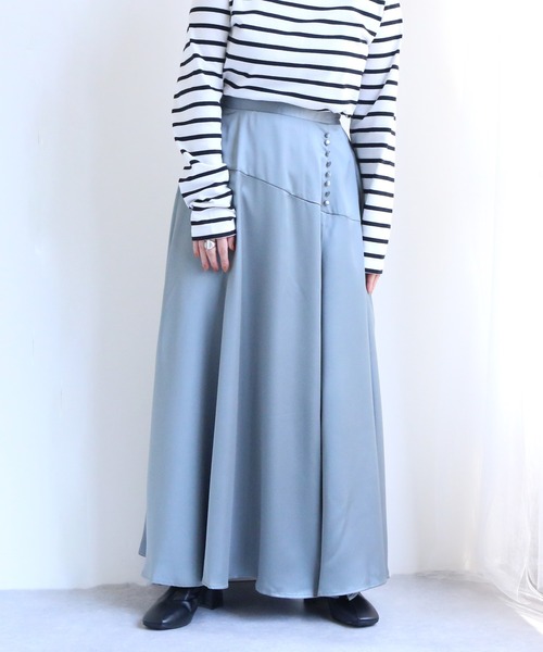 TRIANGLE PALETTE（トライアングルパレット）の「サテンロングスカート（スカート・レディース・ブルー/ベージュ/グレイッシュベージュ・FREE）」の3枚目の写真