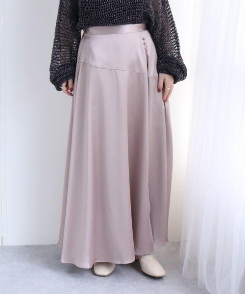TRIANGLE PALETTE（トライアングルパレット）の「サテンロングスカート（スカート・レディース・ブルー/ベージュ/グレイッシュベージュ・FREE）」の9枚目の写真