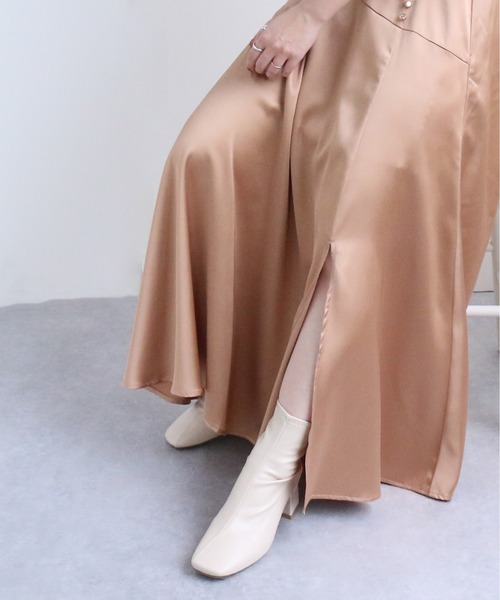 TRIANGLE PALETTE（トライアングルパレット）の「サテンロングスカート（スカート・レディース・ブルー/ベージュ/グレイッシュベージュ・FREE）」の10枚目の写真