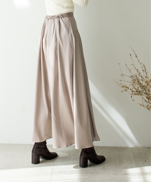 TRIANGLE PALETTE（トライアングルパレット）の「サテンロングスカート（スカート・レディース・ブルー/ベージュ/グレイッシュベージュ・FREE）」の21枚目の写真