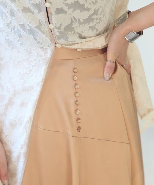 TRIANGLE PALETTE（トライアングルパレット）の「サテンロングスカート（スカート・レディース・ブルー/ベージュ/グレイッシュベージュ・FREE）」の18枚目の写真