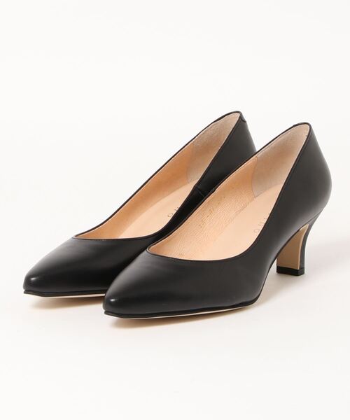 carino（カリーノ）の「プレーンポインテッドパンプス（パンプス・レディース・ベージュ/ピンク系その他4/ブラック/ブラック系その他2/イエロー系その他5・23cm/24cm/22.5cm/23.5cm/24.5cm）」の2枚目の写真
