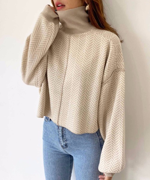 M y u（ミュー）の「【ZOZO限定アイテム】ヘリンボーン柄ジャガード短丈ニット（ニット/セーター・レディース・ベージュ/ブラック・FREE）」の2枚目の写真