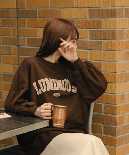 Ambre Neige(アンブルネージュ)の「カレッジロゴスウェット/【WEB/EC限定商品】(スウェット・レディース・ダークブラウン/アイボリー/モカ・FREE)」の11枚目の写真