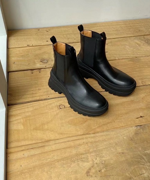 chuclla（チュクラ）の「【chuclla】【2021/AW】Vibram sole short boots chs21a029（ブーツ・レディース・ブラック/ホワイト・36/38/39/40/37）」の2枚目の写真