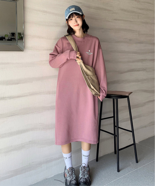 CONVERSE（コンバース）の「【neos -addictive design-】CONVERSE コンバース ルーズシルエット ロゴ スウェット ロング ワンピース（ワンピース・レディース・チャコールグレー/パープル/オフホワイト・MEDIUM/LARGE）」の9枚目の写真