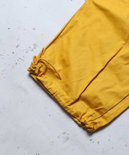 SPINNS（スピンズ）の「【7色展開】TWLドローコード　カラースノーパンツ（チノパンツ・メンズ・パープル/ロイヤルブルー/グリーン/アイボリー/レッド/イエロー/ブラック・S/M/L）」の13枚目の写真