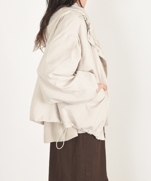 w closet（ダブルクローゼット）の「撥水加工ビックマウンテンパーカー（マウンテンパーカー・レディース・アイボリー・FREE）」の3枚目の写真