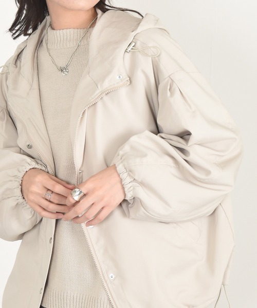 w closet（ダブルクローゼット）の「撥水加工ビックマウンテンパーカー（マウンテンパーカー・レディース・アイボリー・FREE）」の6枚目の写真