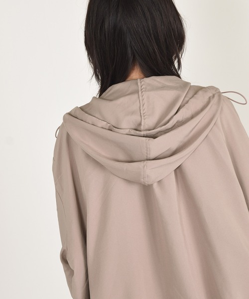 w closet（ダブルクローゼット）の「撥水加工ビックマウンテンパーカー（マウンテンパーカー・レディース・アイボリー・FREE）」の15枚目の写真