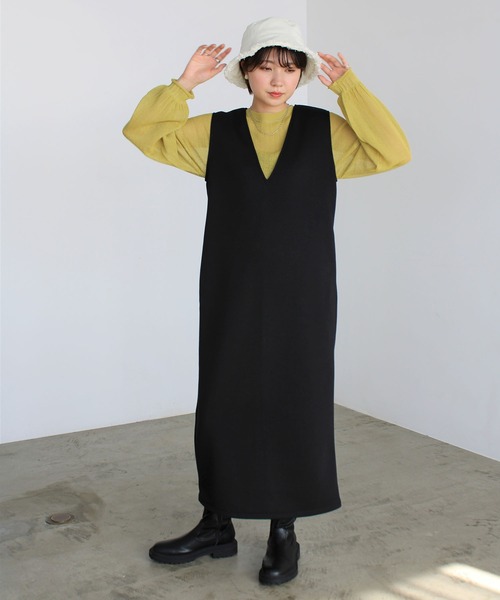 GeeRA(ジーラ)の「カットポンチVネックジャンパースカート(ジャンパースカート・レディース・ブラック/サンドグレー・MEDIUM)」の3枚目の写真