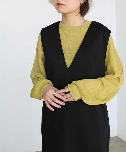 GeeRA(ジーラ)の「カットポンチVネックジャンパースカート(ジャンパースカート・レディース・ブラック/サンドグレー・MEDIUM)」の7枚目の写真