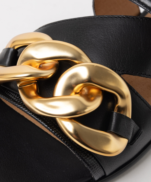 Au BANNISTER（オゥバニスター）の「ﾁｪｰﾝﾓﾁｰﾌｻﾝﾀﾞﾙ（サンダル・レディース・ブラック/ホワイト/ベージュ・M/L/S）」の7枚目の写真