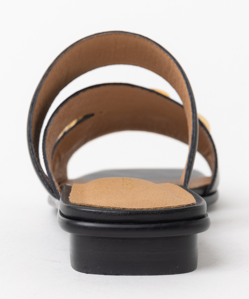 Au BANNISTER（オゥバニスター）の「ﾁｪｰﾝﾓﾁｰﾌｻﾝﾀﾞﾙ（サンダル・レディース・ブラック/ホワイト/ベージュ・M/L/S）」の9枚目の写真