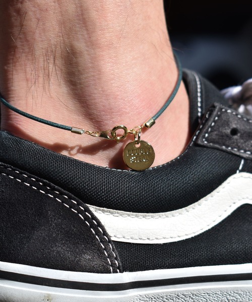 DOUBLE STEAL（ダブルスティール）の「Leather Cord Anklet（アンクレット・メンズ・ブルー/グリーン系その他/レッド/グリーン/キャメル/ブラック・FREE）」の2枚目の写真