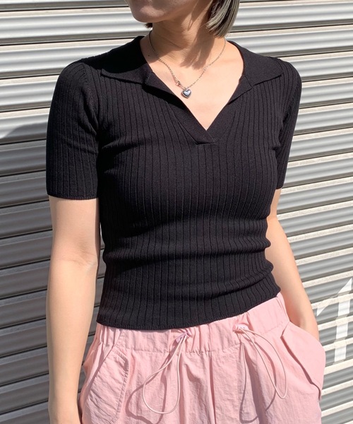 SHAGGIE(シャギー)の「Vネックリブニット半袖ポロシャツ(Tシャツ/カットソー・レディース・オレンジ/ホワイト/ブラウン/グリーン/ブラック/ネイビー/カーキ・FREE)」の2枚目の写真