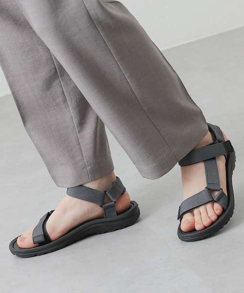 COLONY 2139（コロニートゥーワンスリーナイン）の「MENS/ベルトスポーツサンダル（サンダル・メンズ・ブラック/グレー/カーキ・MEDIUM/LARGE）」の2枚目の写真