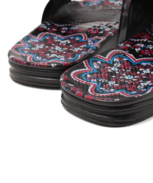 チチカカ（チチカカ）の「プリントシャワーサンダル（サンダル・レディース・その他1・SMALL/LARGE/MEDIUM）」の7枚目の写真