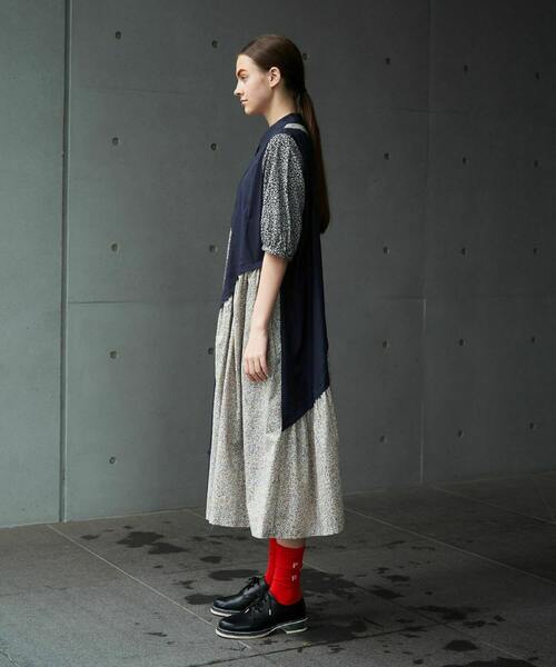 FRAPBOIS（フラボア）の「フラード ワンピース（ワンピース・レディース・ネイビー/イエロー・1/0）」の18枚目の写真