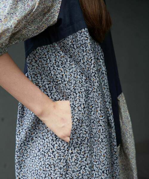 FRAPBOIS（フラボア）の「フラード ワンピース（ワンピース・レディース・ネイビー/イエロー・1/0）」の15枚目の写真