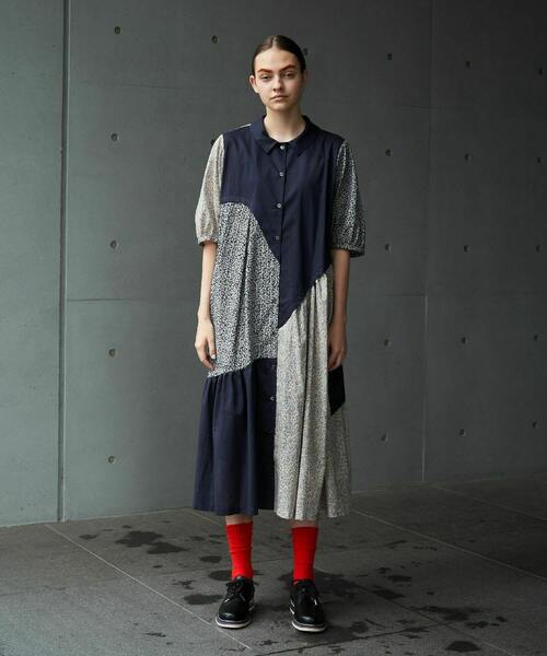 FRAPBOIS（フラボア）の「フラード ワンピース（ワンピース・レディース・ネイビー/イエロー・1/0）」の22枚目の写真