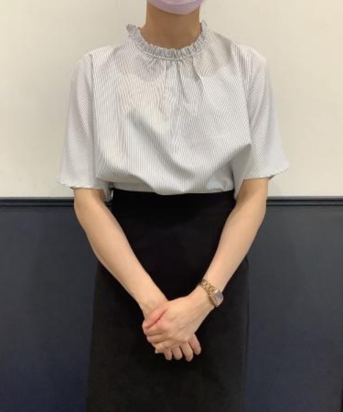 TOKYO SHIRTS（トウキョウシャツ）の「スタンドカラー フリル付き五分袖カジュアルシャツ（シャツ/ブラウス・レディース・ホワイト/サックスブルー・M/L）」の2枚目の写真