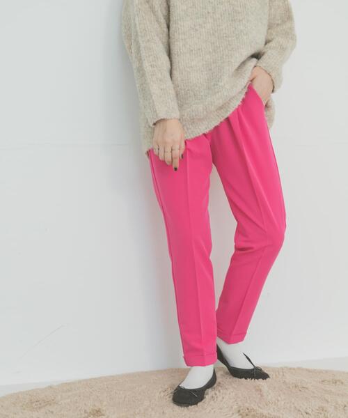 ITEMS URBANRESEARCH（アイテムズ アーバンリサーチ）の「テーパードイージーパンツ（その他パンツ・レディース・ベージュ/ネイビー/ピンク・FREE）」の4枚目の写真