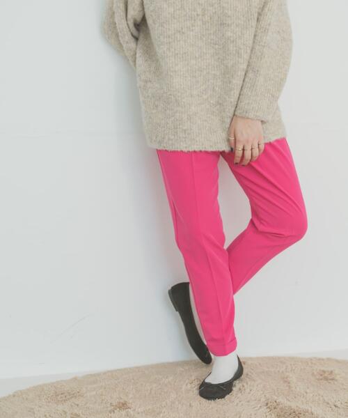 ITEMS URBANRESEARCH（アイテムズ アーバンリサーチ）の「テーパードイージーパンツ（その他パンツ・レディース・ベージュ/ネイビー/ピンク・FREE）」の5枚目の写真