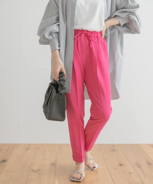 ITEMS URBANRESEARCH（アイテムズ アーバンリサーチ）の「テーパードイージーパンツ（その他パンツ・レディース・ベージュ/ネイビー/ピンク・FREE）」の11枚目の写真