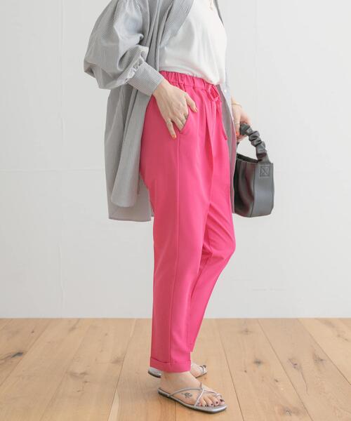 ITEMS URBANRESEARCH（アイテムズ アーバンリサーチ）の「テーパードイージーパンツ（その他パンツ・レディース・ベージュ/ネイビー/ピンク・FREE）」の13枚目の写真