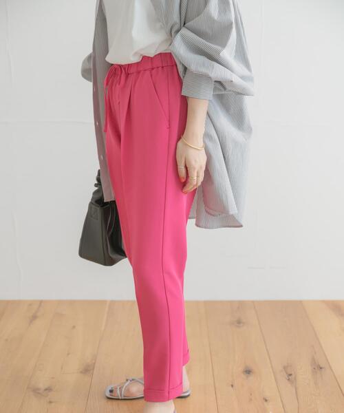 ITEMS URBANRESEARCH（アイテムズ アーバンリサーチ）の「テーパードイージーパンツ（その他パンツ・レディース・ベージュ/ネイビー/ピンク・FREE）」の14枚目の写真