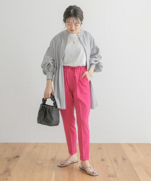 ITEMS URBANRESEARCH（アイテムズ アーバンリサーチ）の「テーパードイージーパンツ（その他パンツ・レディース・ベージュ/ネイビー/ピンク・FREE）」の16枚目の写真