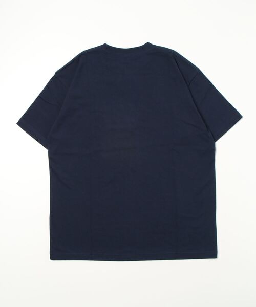 AVIREX（アヴィレックス）の「【直営店限定】カレッジ ロゴ Tシャツ / COLLEGE LOGO T-SHIRT / アヴィレックス / AVIREX（Tシャツ/カットソー・メンズ・ブラック/ホワイト/ネイビー・M/XL/L/2XL）」の4枚目の写真