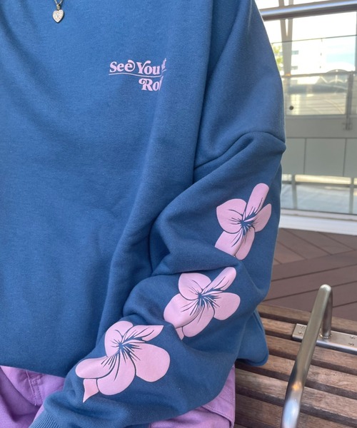 ROXY（ロキシー）の「【ZOZO限定アイテム】SIDE FLOWERS PULLOVER/ロキシースウェットトレーナー（スウェット・レディース・ネイビー/ブラウン/グレー・FREE）」の18枚目の写真