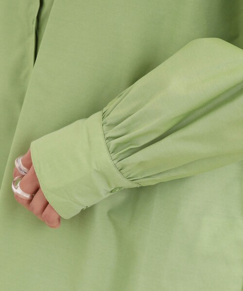 Cutie Blonde（キューティーブロンド）の「◆【2WAY】着こなし自由自在。肩ボタンマルチシャツ（シャツ/ブラウス・レディース・オフホワイト/ダークブラウン系2/黄緑系/チャコール・00）」の9枚目の写真